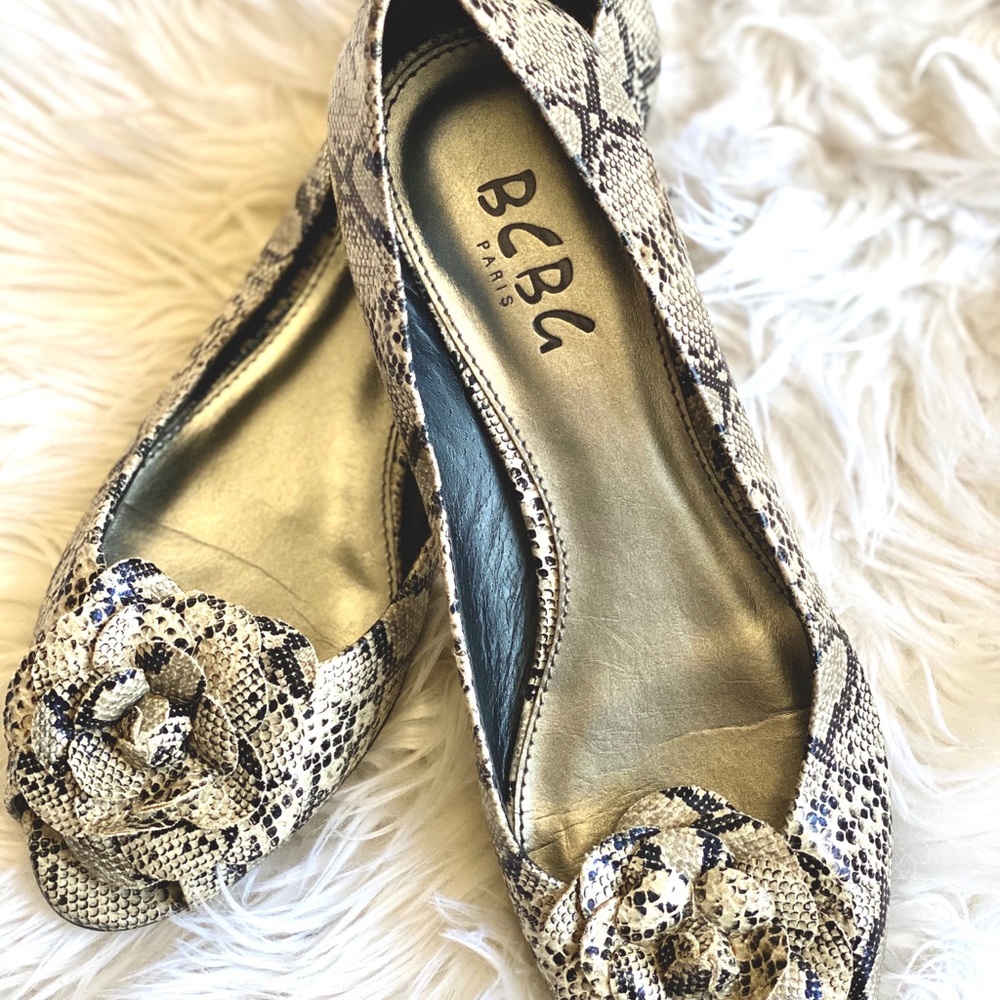 Bcbg paris -opened-toes flat sandals - Picture 4 of 4